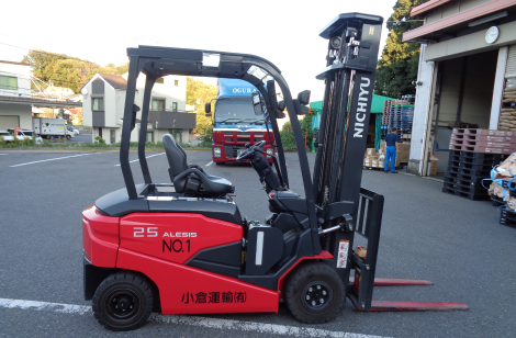 フォークリフト